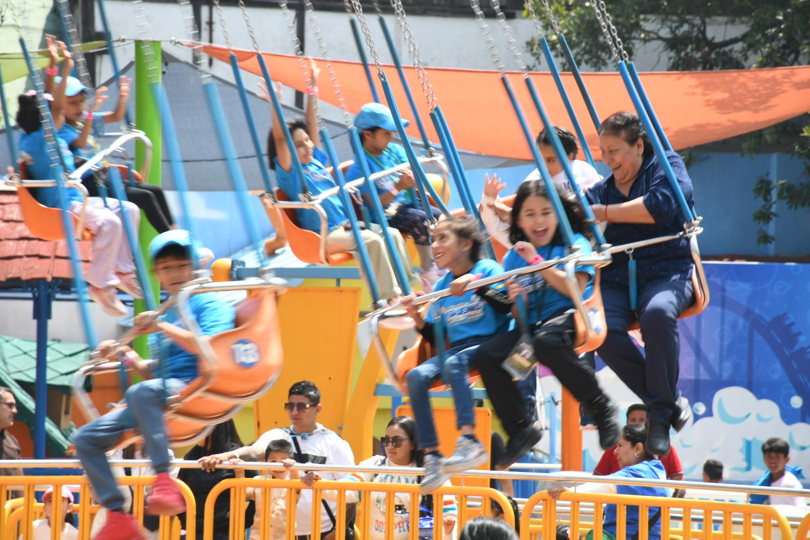 Curso de Verano 2026, Visita a Six Flags México